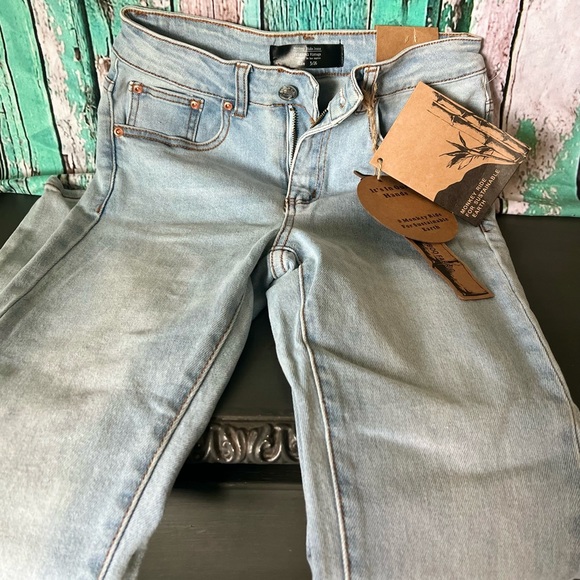 High waisted jeans! - Picture 4 of 4